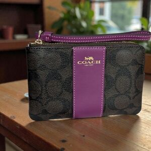 Coach Corner Zip Wristlet Wallet Brown/Dark Magenta (NWT)